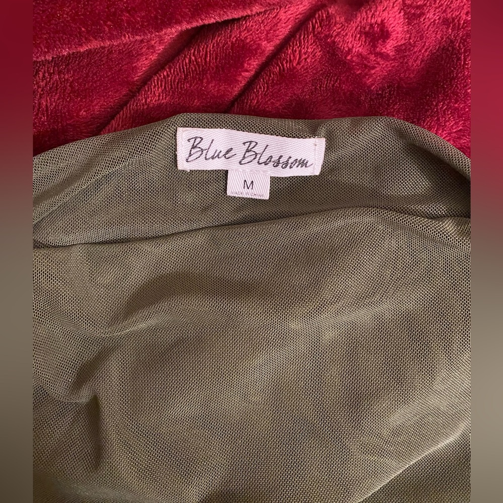 Top - Picture 4 of 6